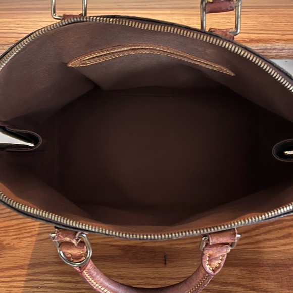 Louis Vuitton Alma PM Handbag Monogram - Picture 9 of 15